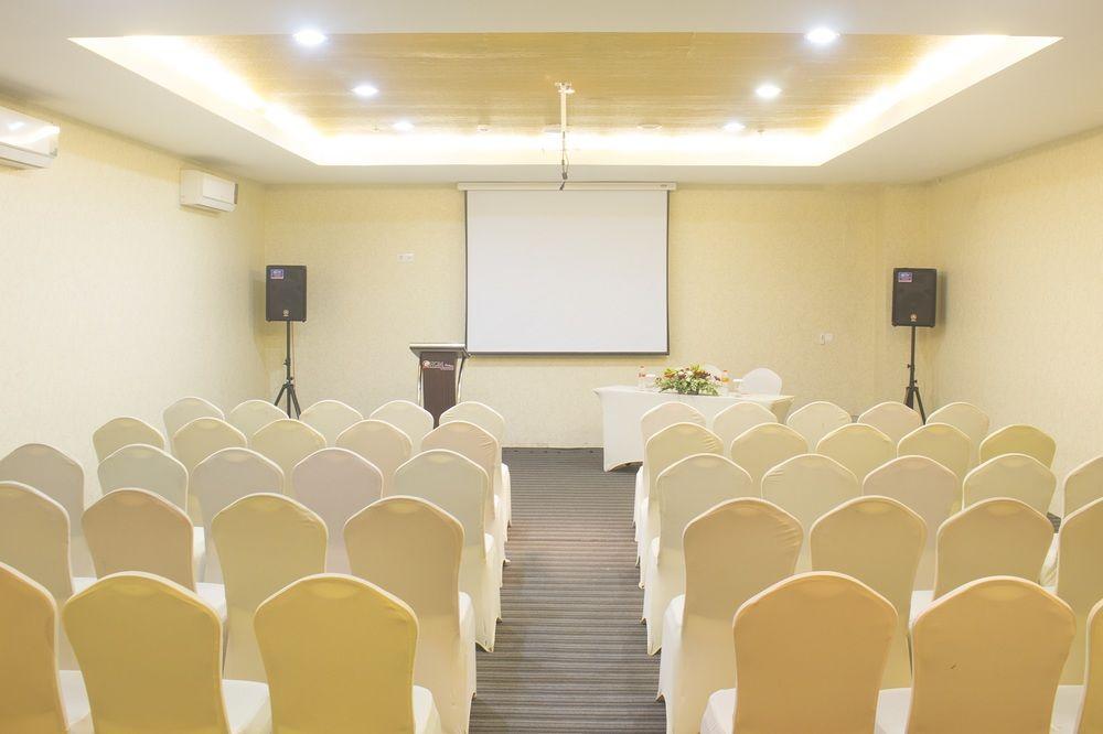 Luxury Malioboro Hotel Yogyakarta Kültér fotó