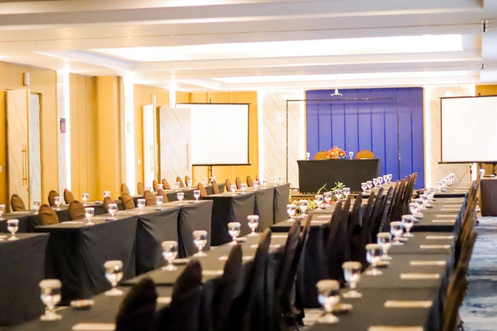 Luxury Malioboro Hotel Yogyakarta Kültér fotó