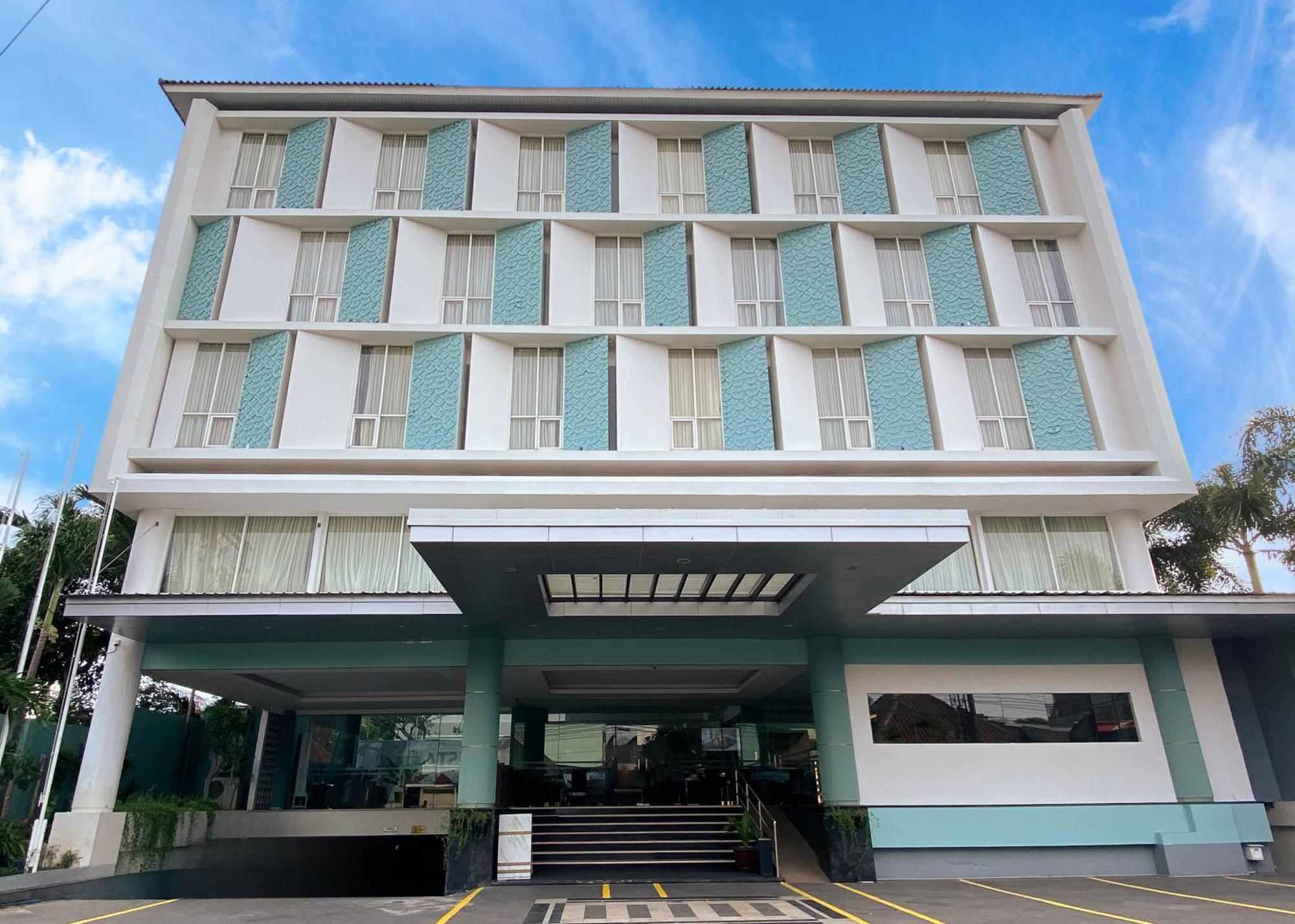 Luxury Malioboro Hotel Yogyakarta Kültér fotó
