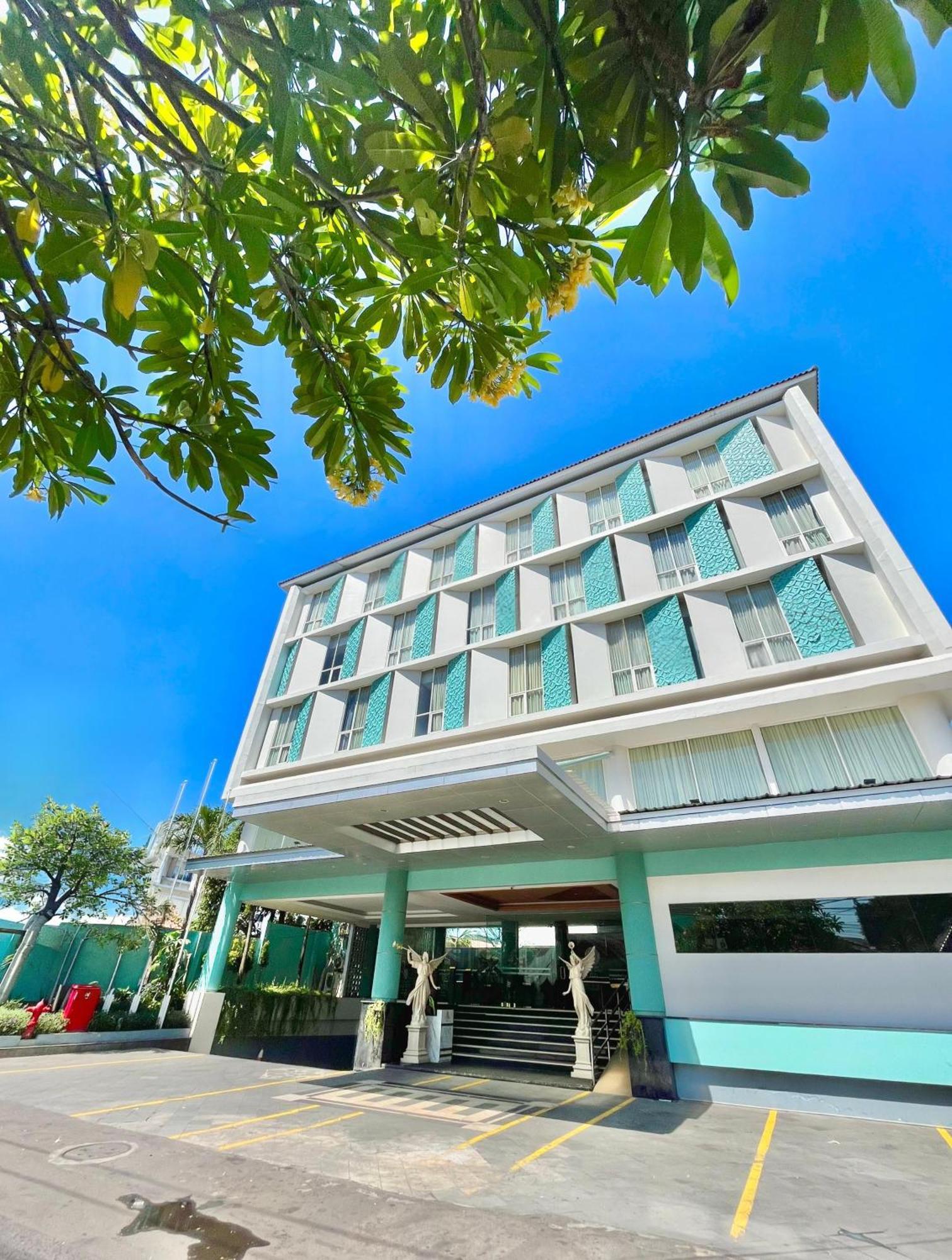 Luxury Malioboro Hotel Yogyakarta Kültér fotó