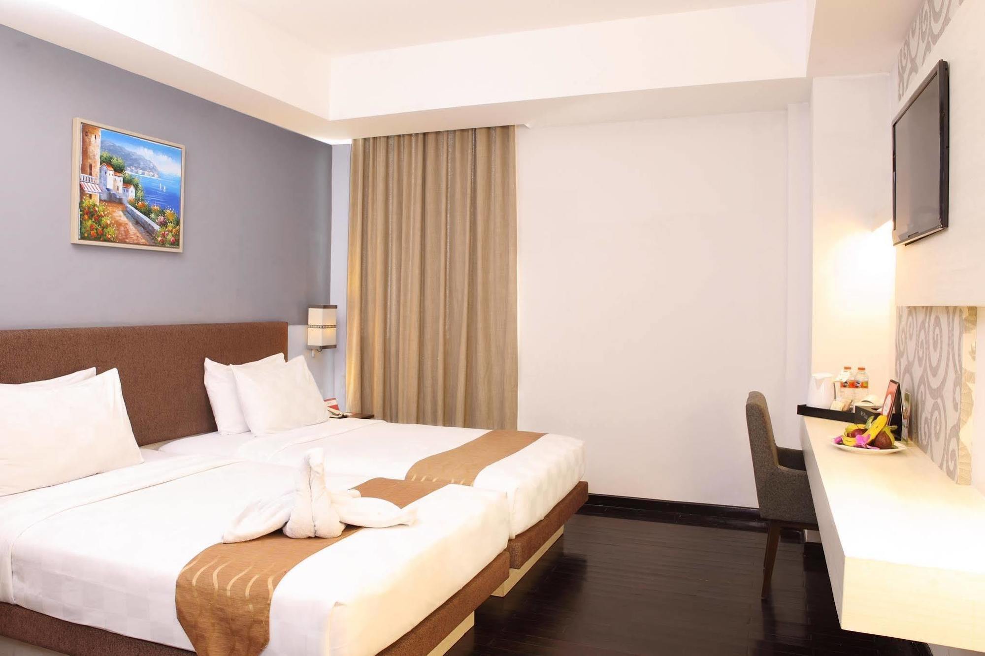 Luxury Malioboro Hotel Yogyakarta Kültér fotó