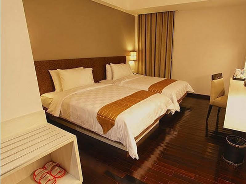 Luxury Malioboro Hotel Yogyakarta Kültér fotó