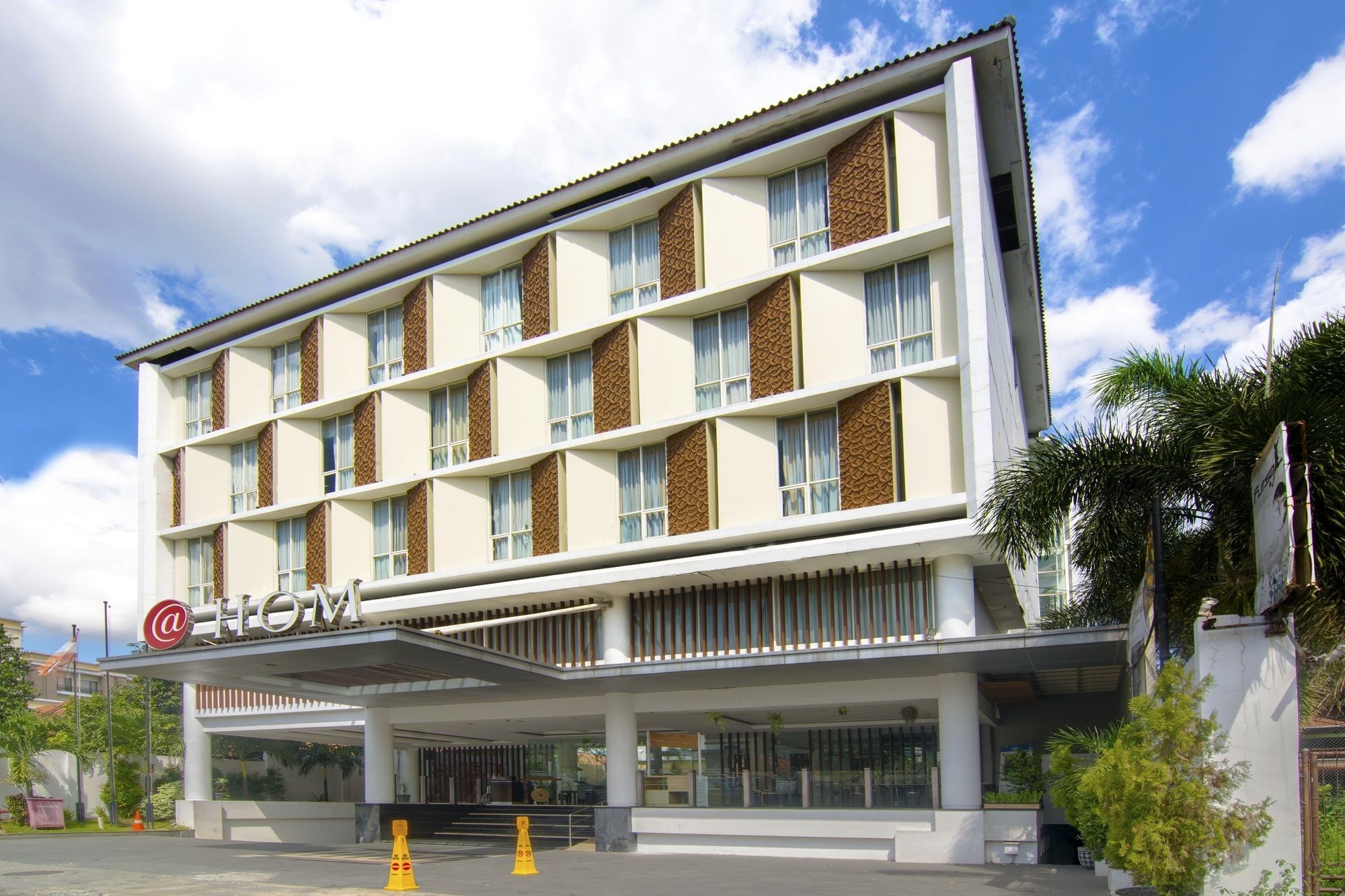 Luxury Malioboro Hotel Yogyakarta Kültér fotó