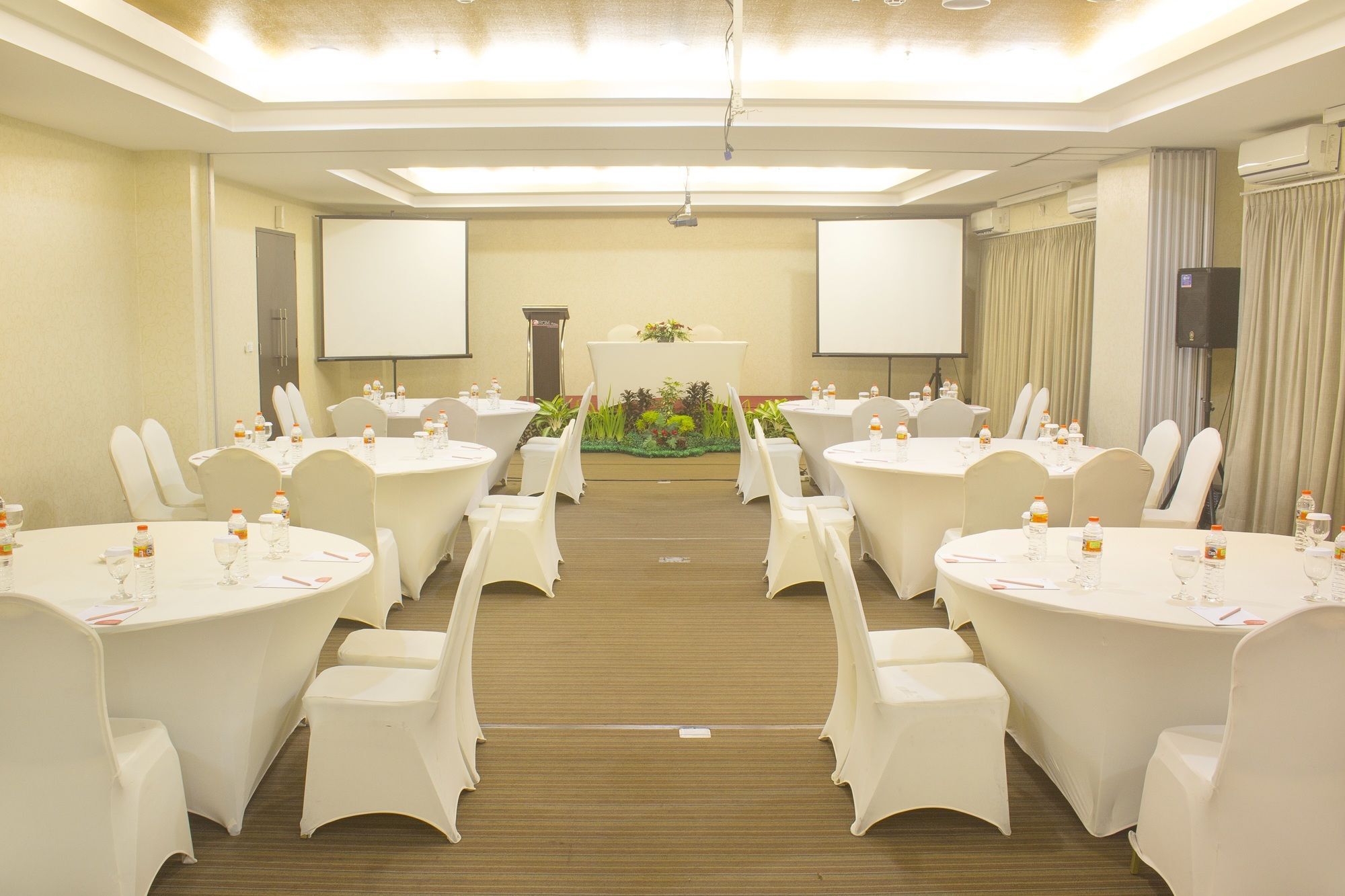 Luxury Malioboro Hotel Yogyakarta Kültér fotó