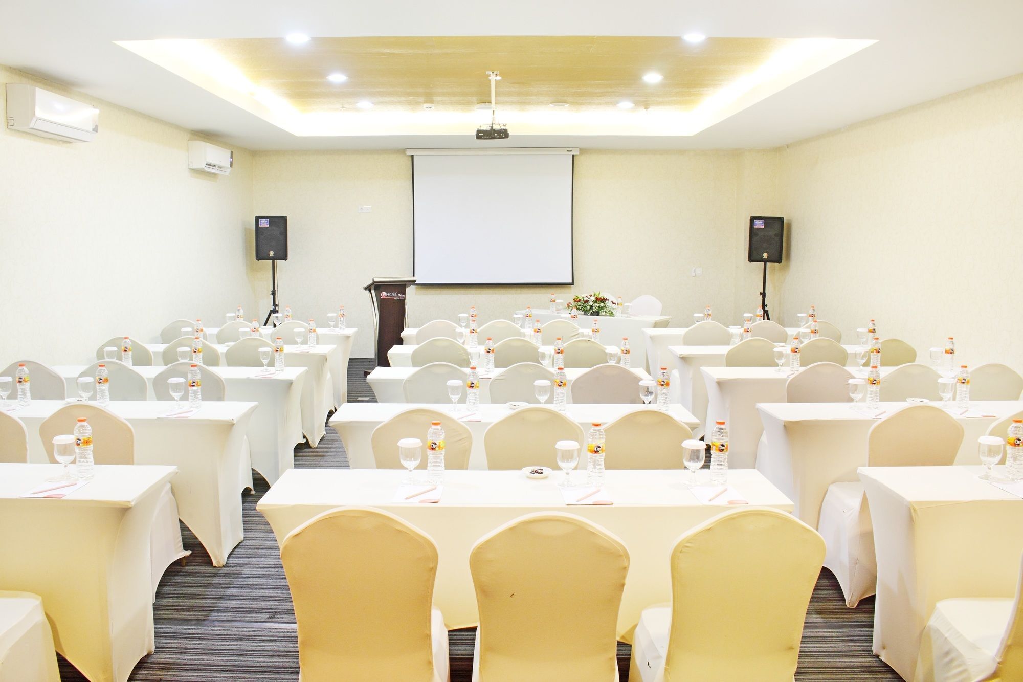 Luxury Malioboro Hotel Yogyakarta Kültér fotó